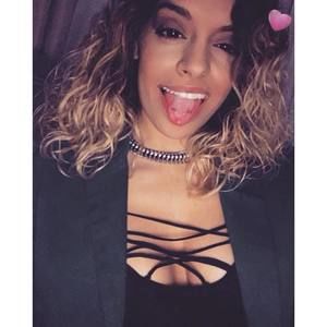 Meet your Posher, Bee